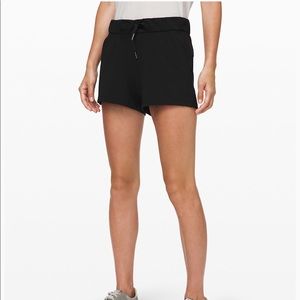 Lululemon On The Fly Short 2.5”